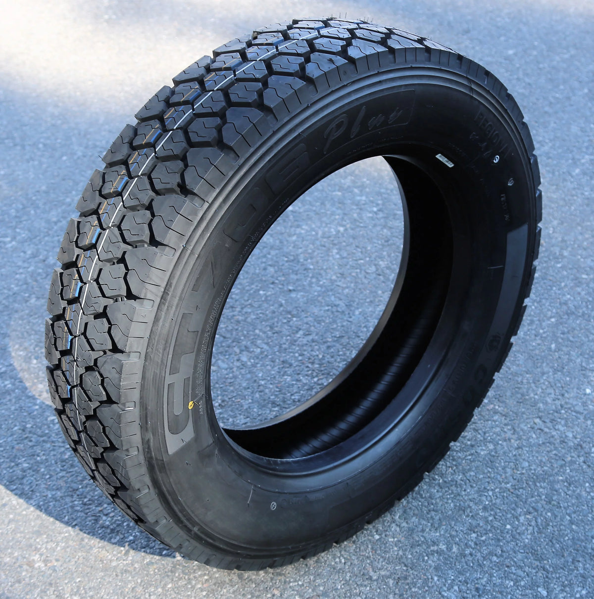245/70R19.5 16 Ply Commercial Tire F1970