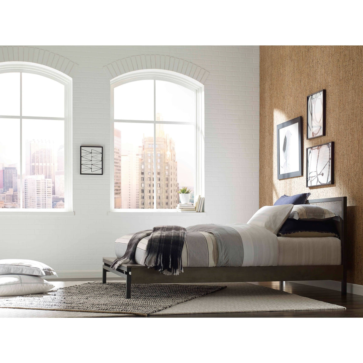 Queen Bed B612
