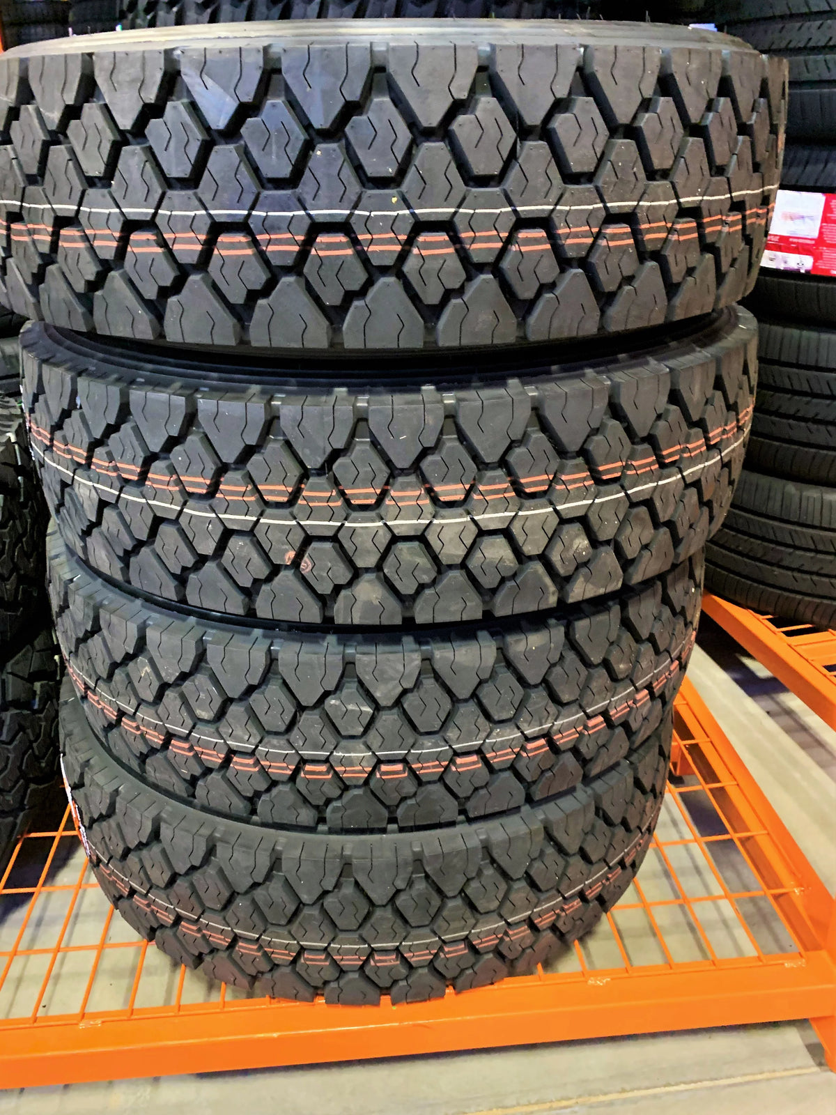 245/70R19.5 16 Ply Commercial Tire F1970